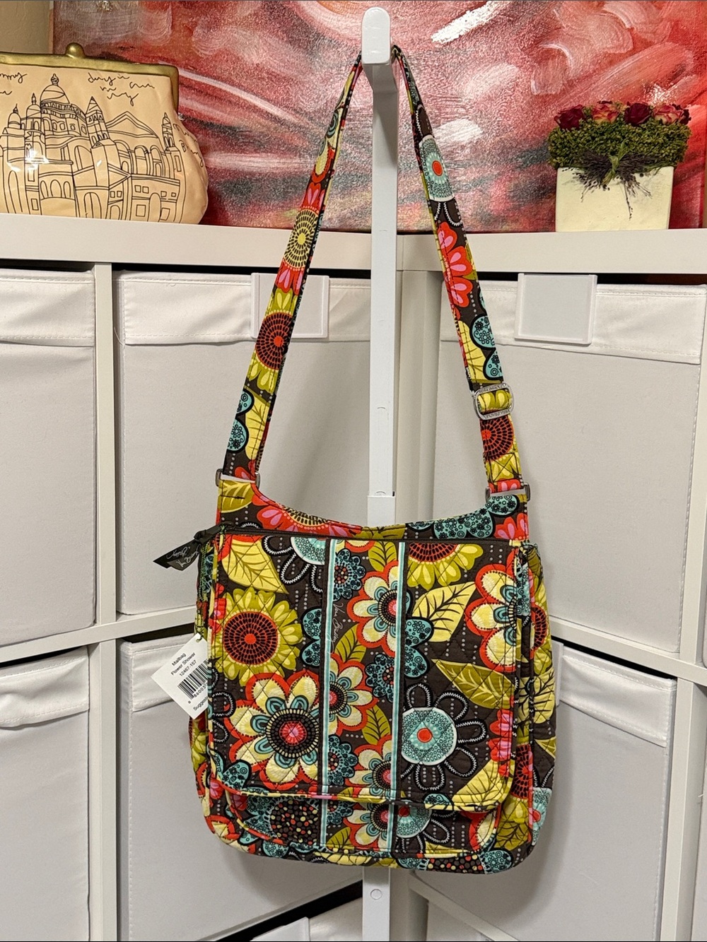 NWT Vera Bradley bright Floral Quilted mailbag